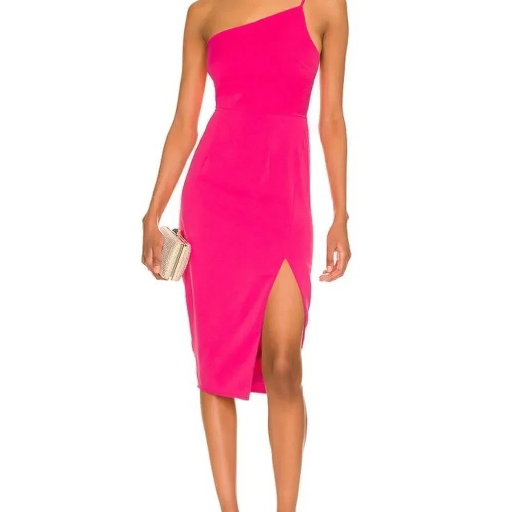 Lazo Midi Dress in Hot Pink
Lovers and Friends Sz S